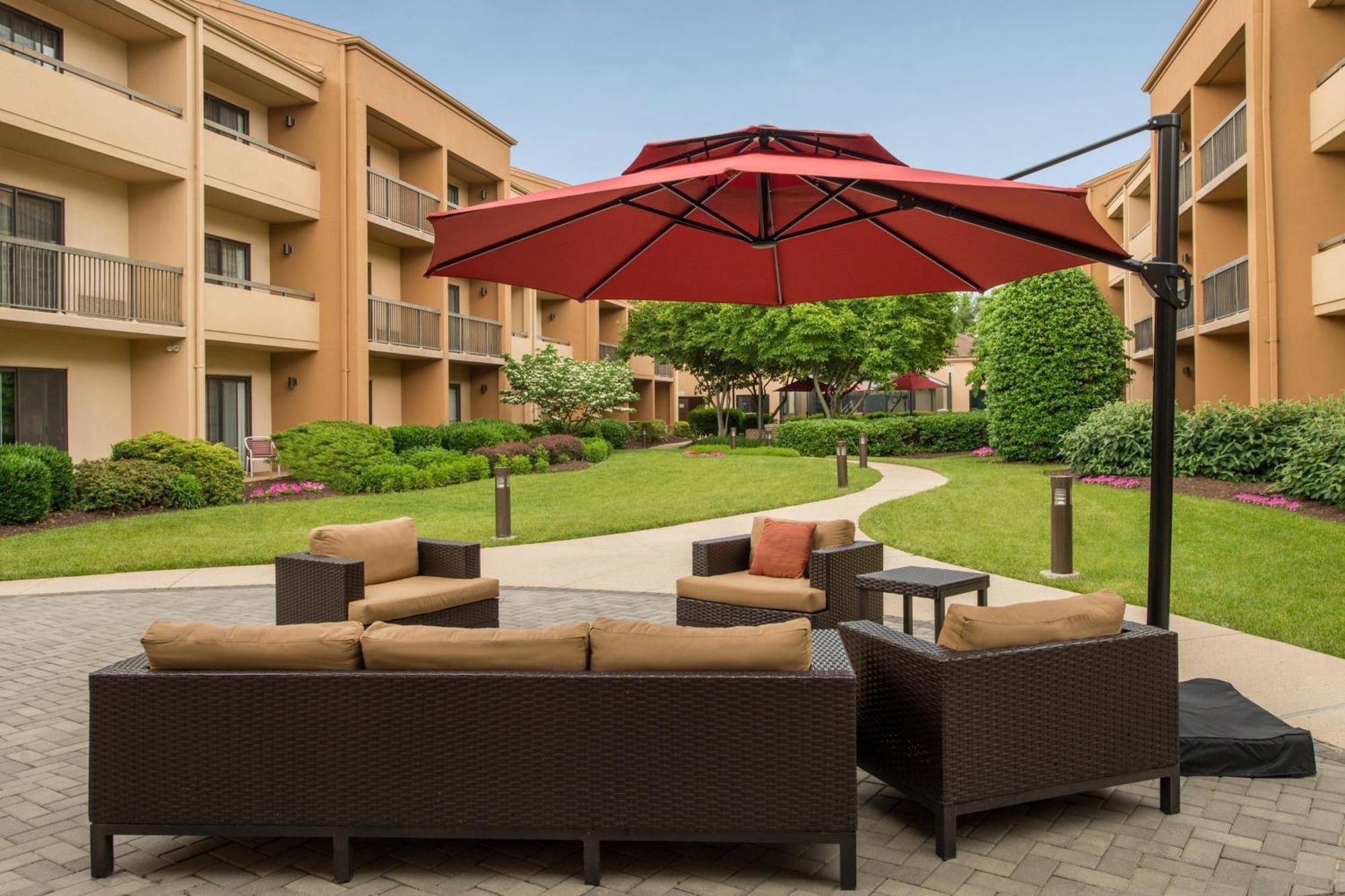 Courtyard By Marriott Dulles Airport Chantilly Exterior photo