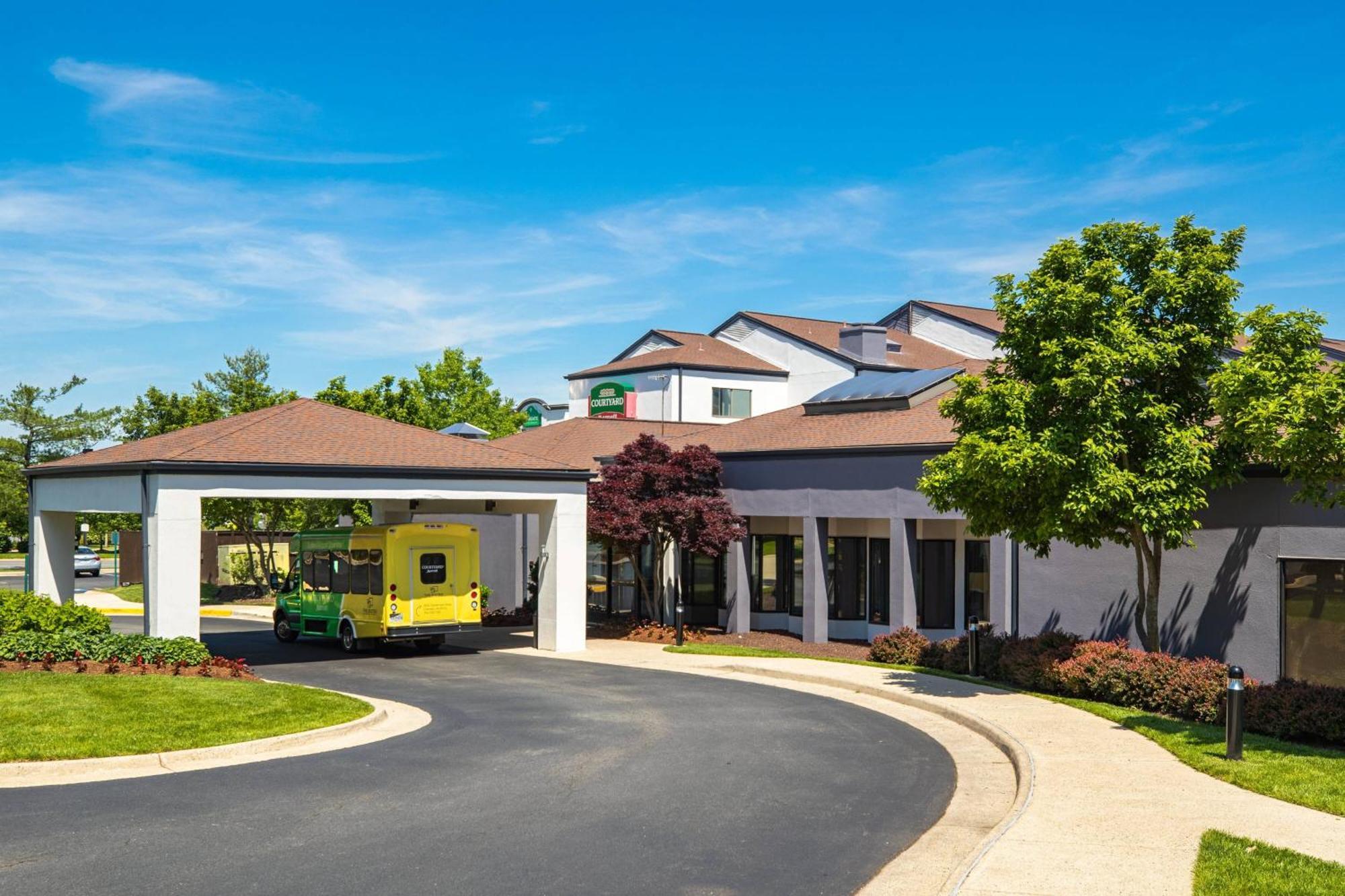 Courtyard By Marriott Dulles Airport Chantilly Exterior photo